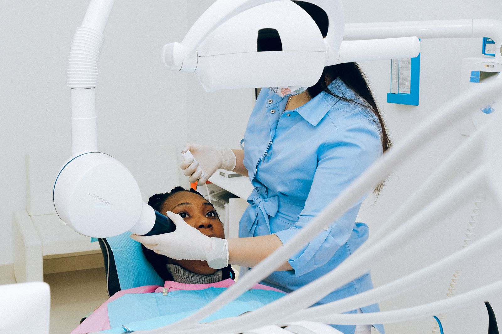 Bruxismo: el desgaste dental nocturno que también te causa dolor de cabeza y cuello